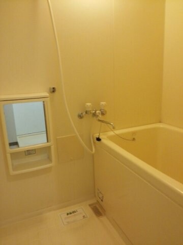 物件内観写真5　(日々の暮らしに欠かせないお風呂です)