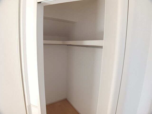 物件内観写真12　(便利な収納スペースです)