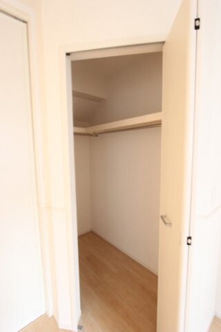 物件内観写真8　(ちょっとした収納スペースも充実しています)