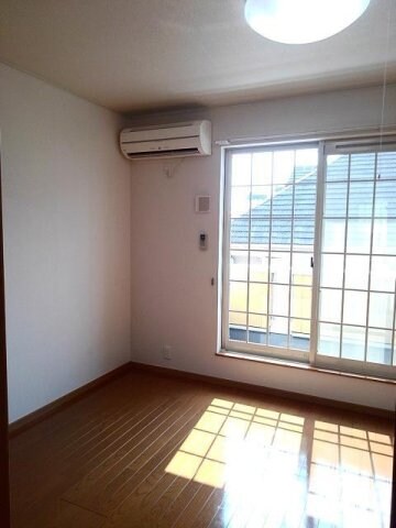 物件内観写真3　(リビングです)