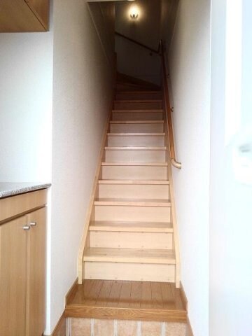 物件内観写真6　(きれいな玄関です)