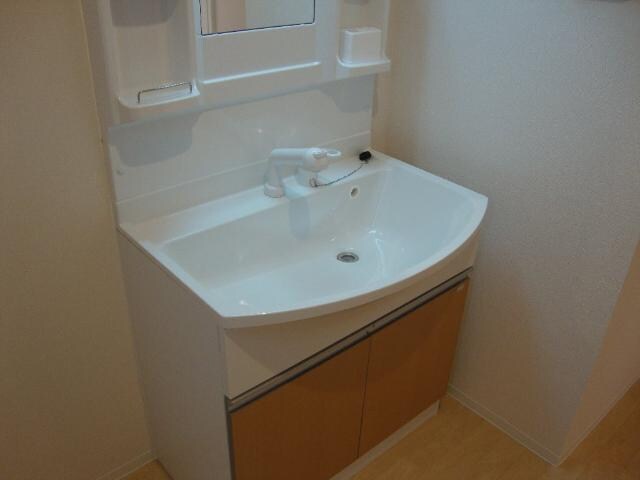 物件内観写真8　(洗髪洗面化粧台)