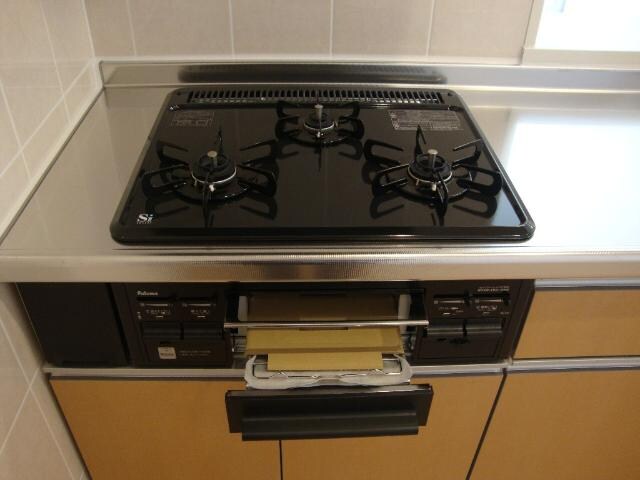 物件内観写真14　(3口ガスコンロ)