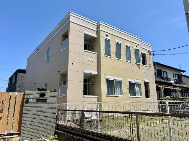 物件外観写真2　(外観写真（昼）)