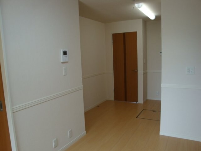 物件内観写真4　(リビング)