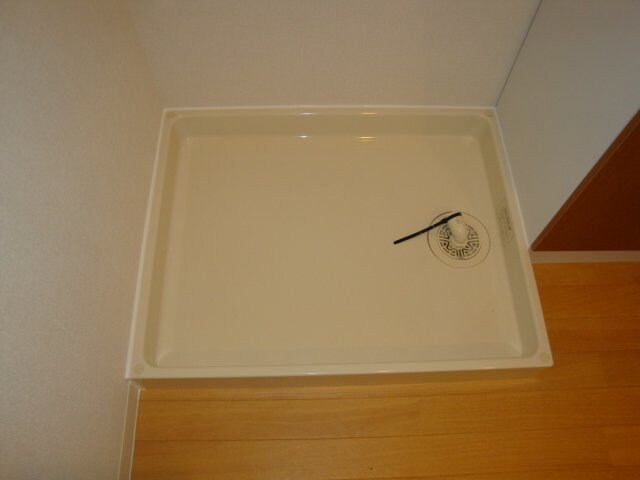 物件内観写真16　(洗濯機置場)