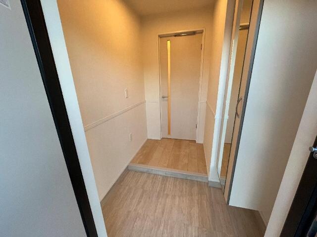 物件内観写真11　(玄関)