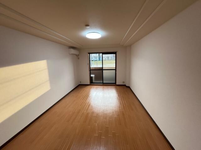 物件内観写真5　(洋室)