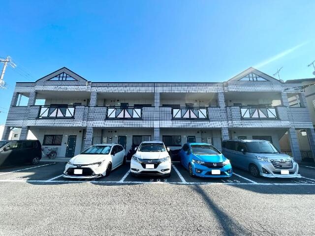 物件外観写真2　(外観写真（昼）)