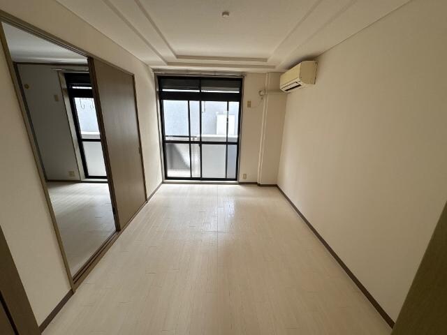 物件内観写真9　(洋室)