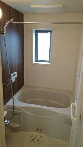 物件内観写真4　(コンパクトで使いやすいお風呂です)