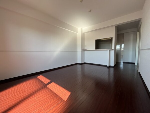 居室(※他のお部屋の写真です。)