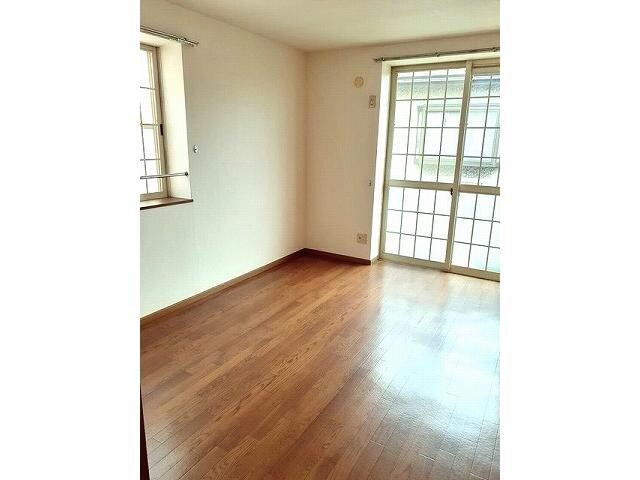 物件内観写真4　(室内写真は別部屋の写真です。)