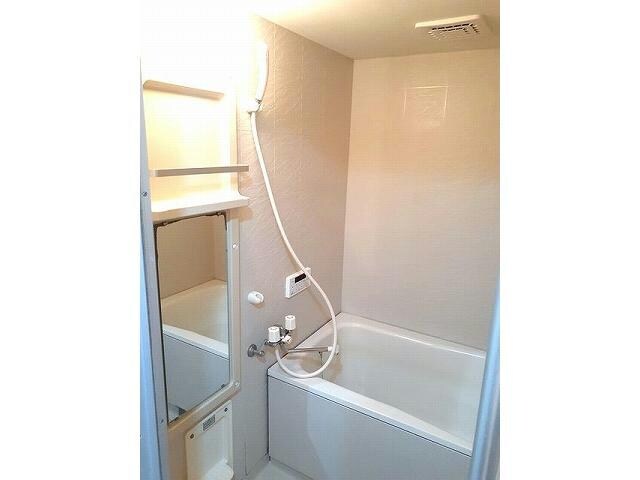 物件内観写真6　(室内写真は別部屋の写真です。)