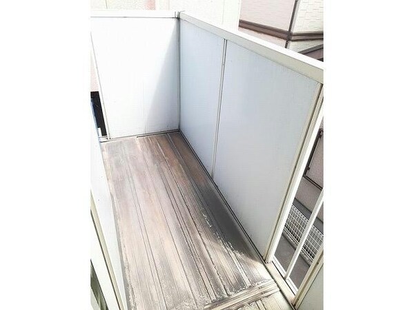 バルコニー(室内写真は別部屋の写真です。)