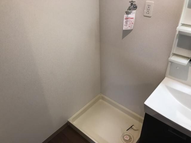 物件内観写真13　(洗濯機置場)