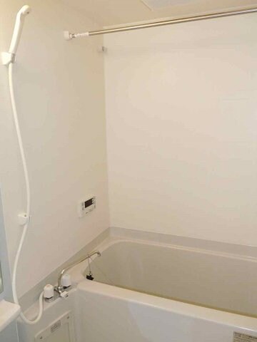 物件内観写真6　(コンパクトで使いやすいお風呂です)