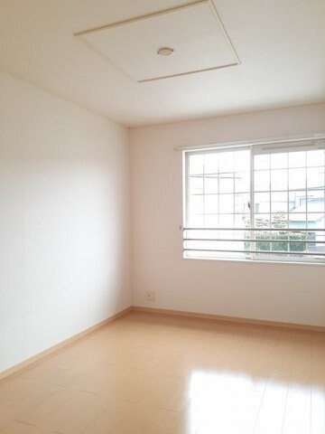 物件内観写真9　(明るい室内です)