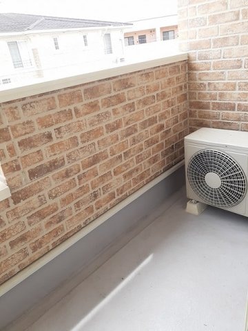 物件内観写真12　(バルコニーがあります)