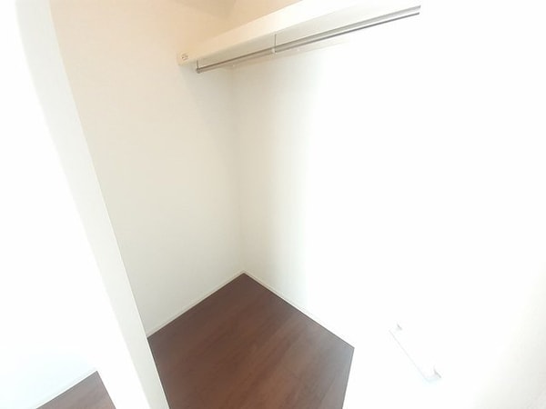 収納(小物を収納するのに便利です)