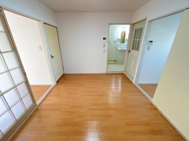 内装他(中洋室)