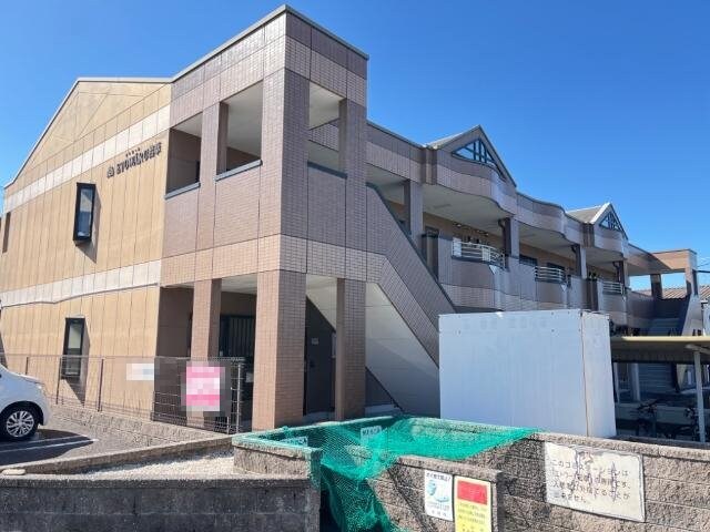 物件外観写真2　(外観写真（昼）)