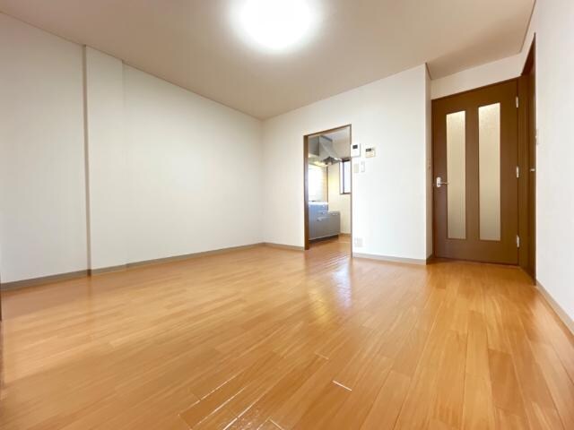 物件内観写真5　(リビング)