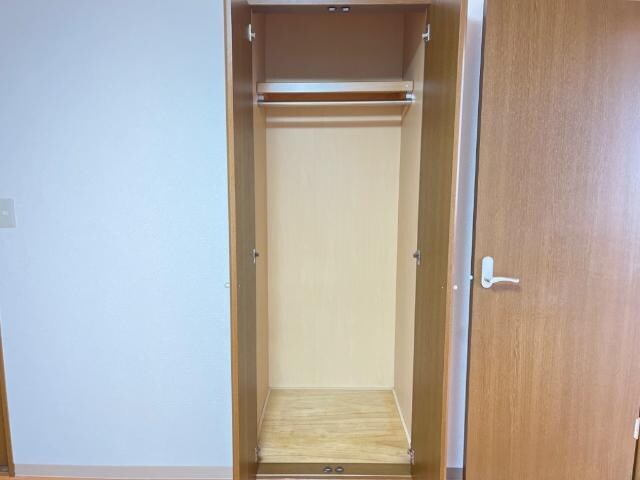 物件内観写真16　(収納)