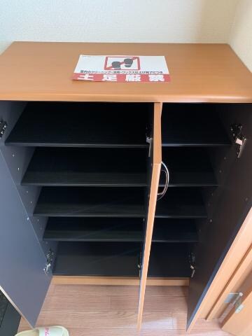 物件内観写真11　(下駄箱)