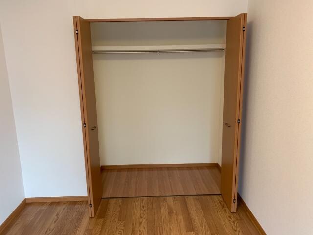 物件内観写真14　(クローゼット)