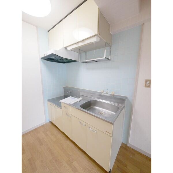 キッチン(室内写真は別部屋の写真です。)