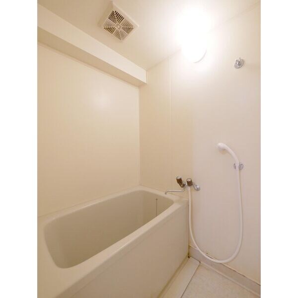 物件内観写真9　(室内写真は別部屋の写真です。)