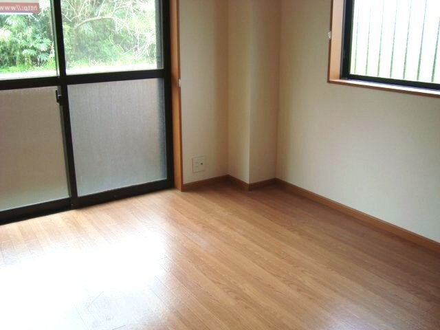 物件内観写真3　(洋室)