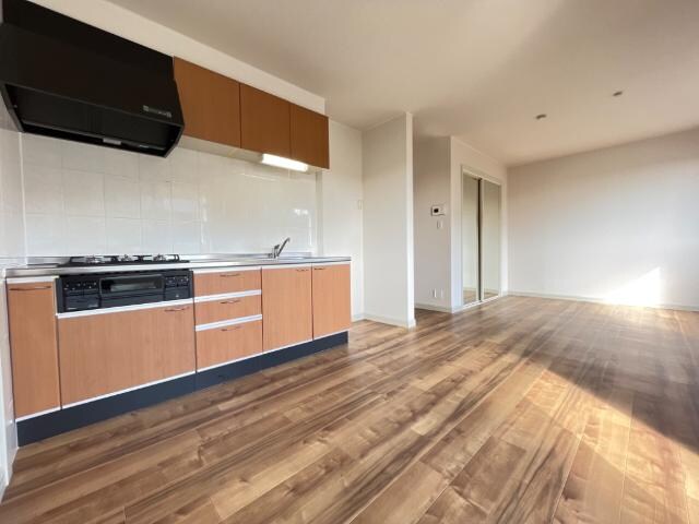 物件内観写真4　(リビング)