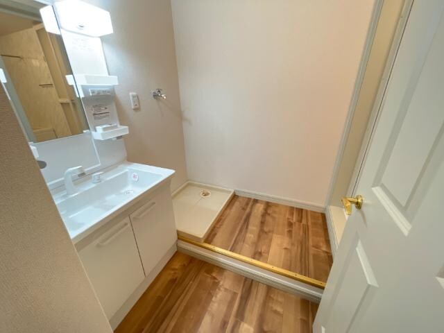 物件内観写真6　(脱衣所)