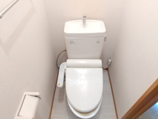 トイレ(室内写真は別部屋の写真です。)