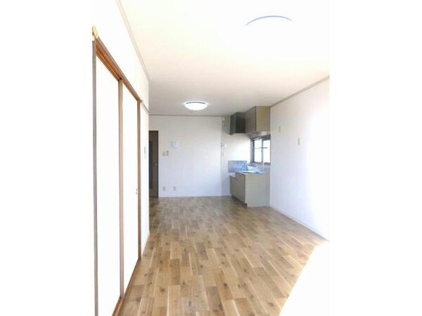居室(室内写真は別部屋の写真です。)