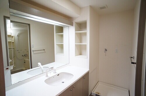 物件内観写真10　(独立洗面台「前回募集時」)