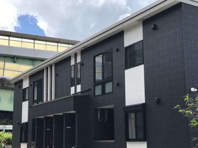 物件外観写真1　(外観写真（昼）)