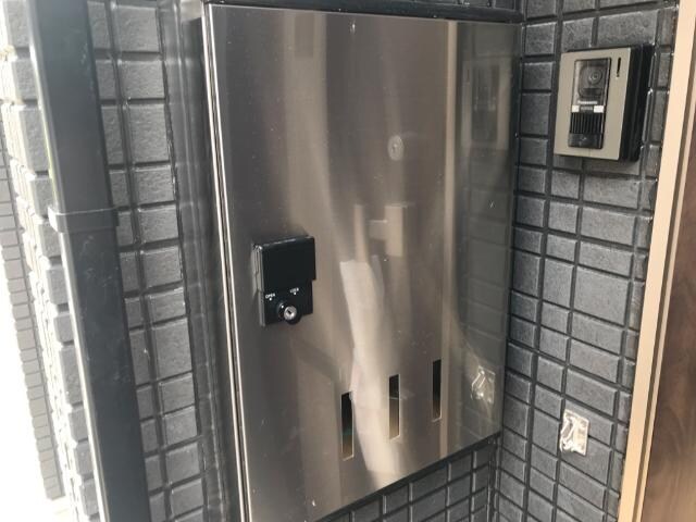 物件外観写真4　(宅配ボックス)