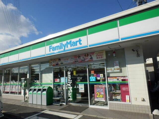 物件外観写真3　(ファミリーマート知多新知東店まで550m)
