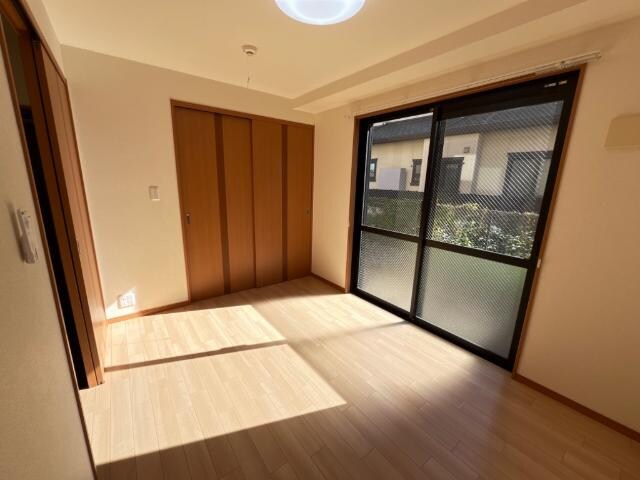 物件内観写真16　(洋室)