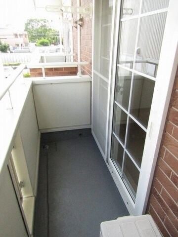 物件内観写真11　(暖かな日差しのふりそそぐバルコニー)