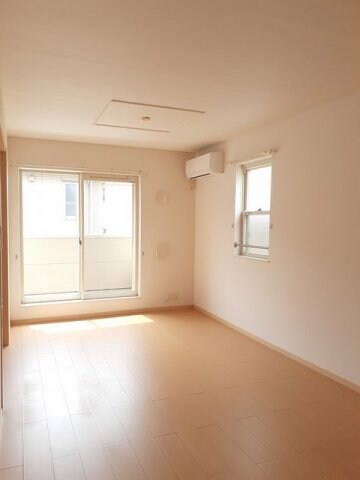 居室(ゆったりとしたリビングです)