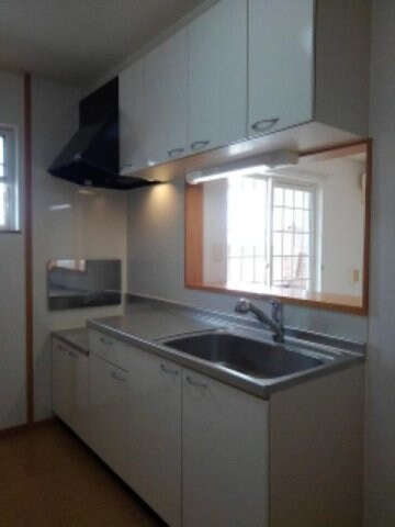 キッチン(コンパクトなキッチンで掃除もラクラク)