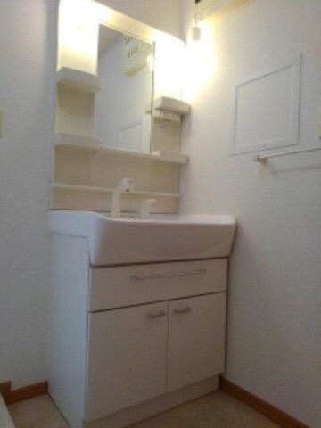 洗面・脱衣所(明るい洗面所です)