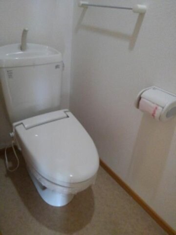 トイレ(コンパクトで使いやすいトイレです)