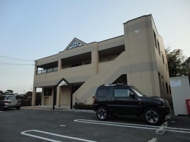 物件外観写真2　(外観写真（昼）)