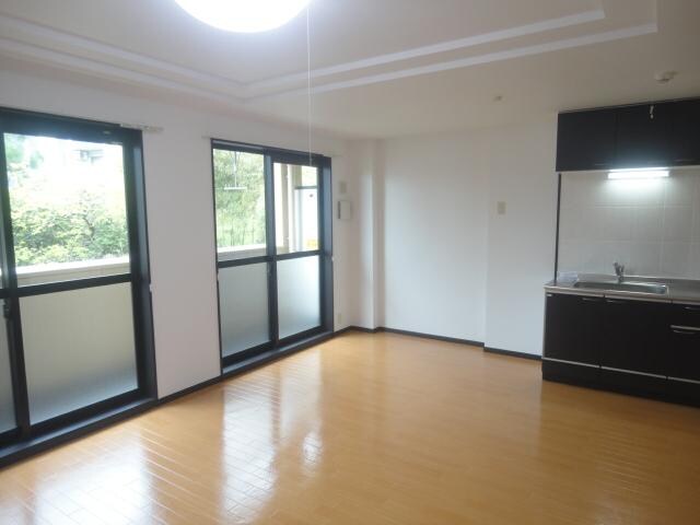 物件内観写真6　(リビング)