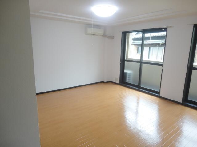 物件内観写真8　(リビング)